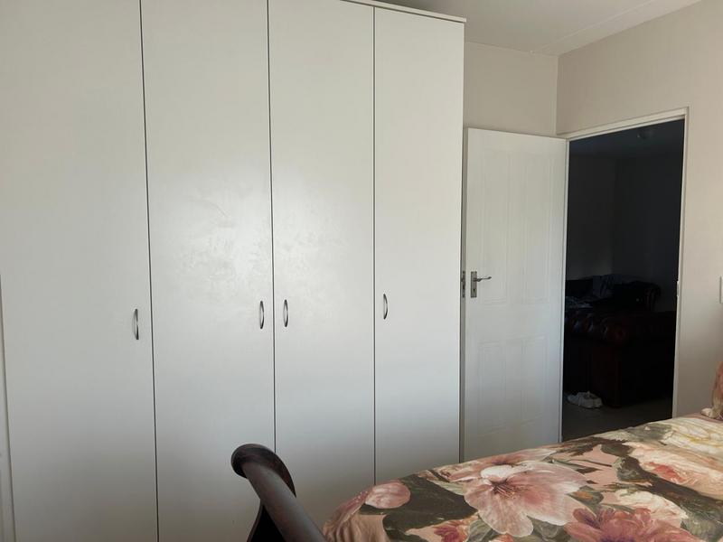 To Let 2 Bedroom Property for Rent in Lansdowne Western Cape